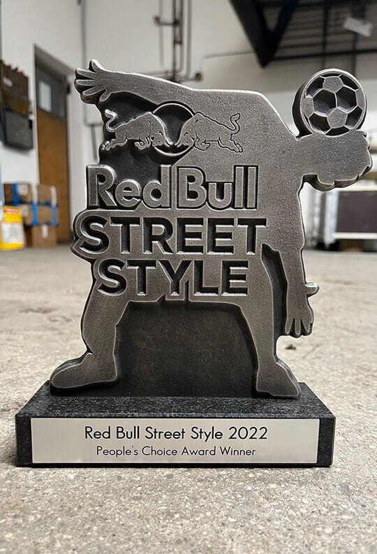 Ehrenpreise Red Bull Street Style